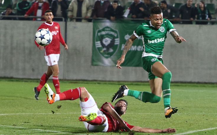 В Разград ЦСКА остави битката за титлата жива