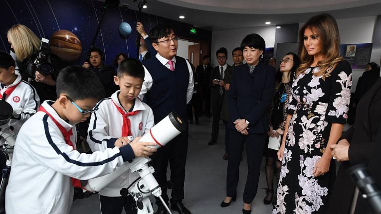  Мелания Тръмп покори Пекин с изящна рокля с китайски претекстове 