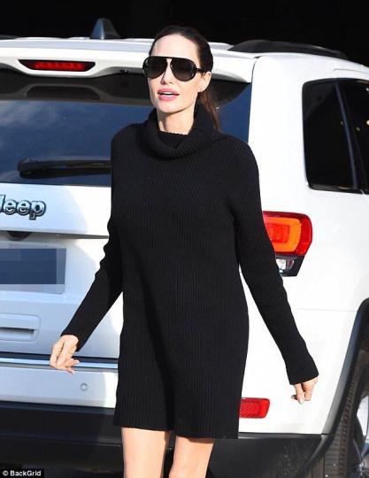 (Твърде) слабата Анджелина - снимка 7