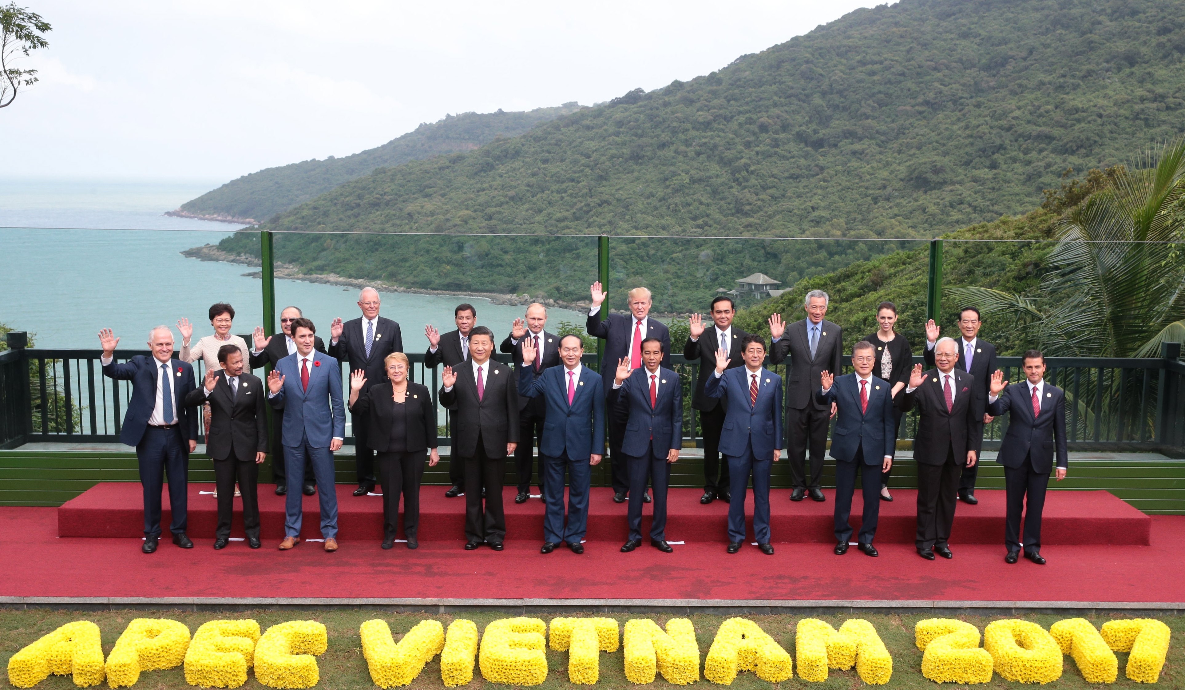 Лидерите на страните от организацията Азиатско-тихоокеанско икономическо сътрудничество (АТИС) в Дананг, Виетнам.
