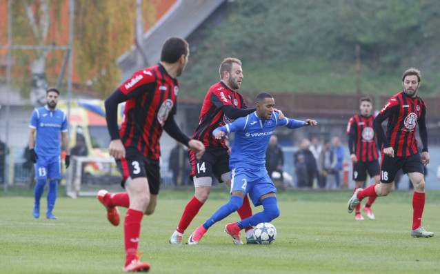 Избрани кадри от контролата между Левски и Локомотив София Левски