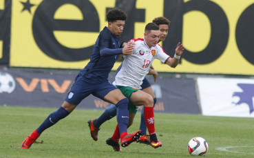 Юношите ни напред в евроквалификациите, въпреки минималната загуба от Англия