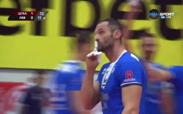 Провокации между Мляков и феновете на ЦСКА, бутилка полетя към волейболиста