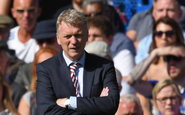 Новоназначеният мениджър на Уест Хем Дейвид Мойс избра да започне