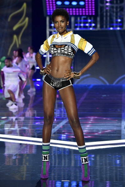 Секси ангелите взривиха Шанхай1