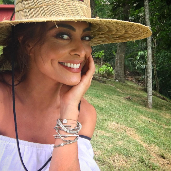 Жулиана Паес1