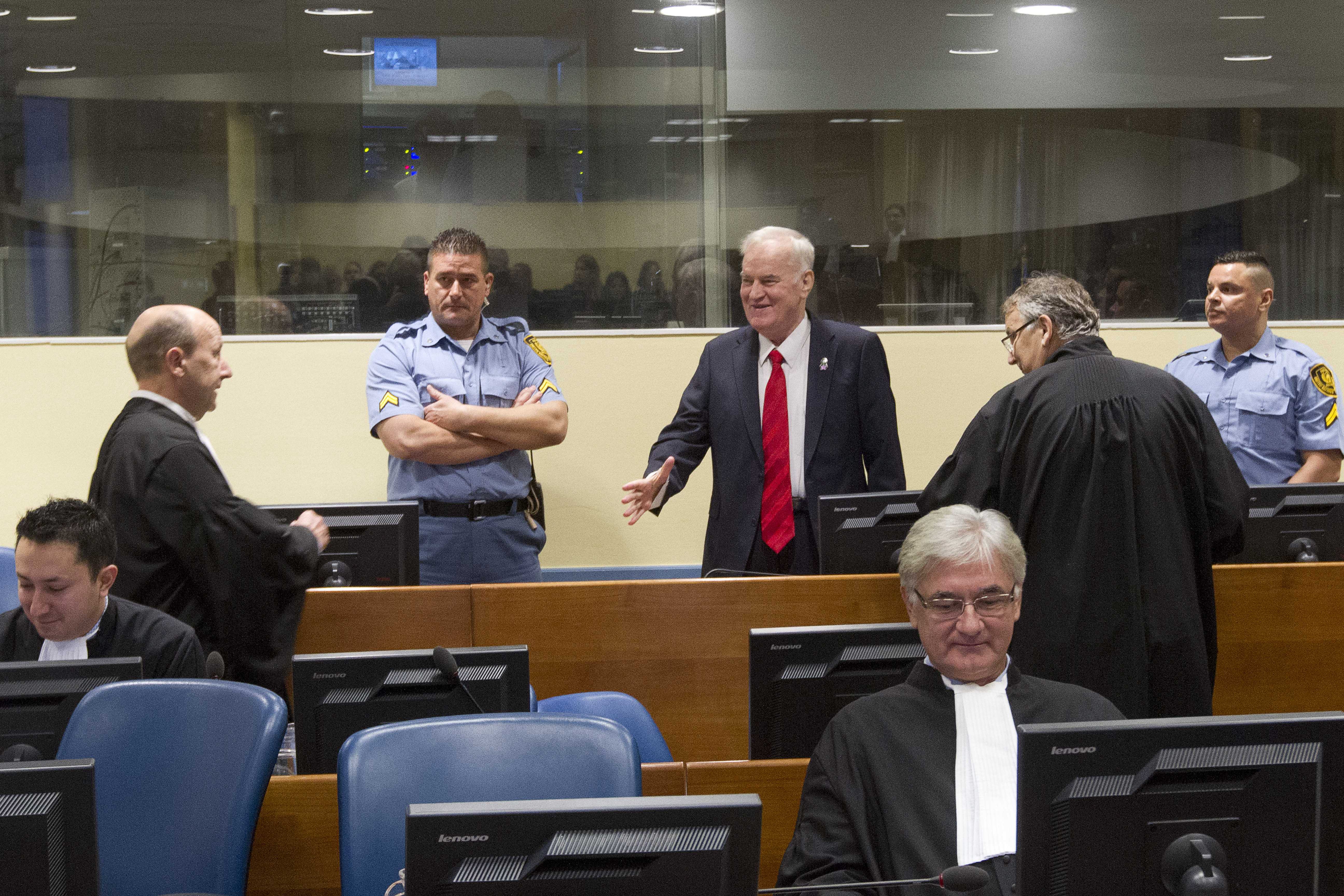 Преди прочитането на присъдата му днес Младич демонстрира добро настроение в съдебната зала в Хага. Впоследствие се разкрещя на съдиите заради предполагаемо лошото си здравословно състояние.