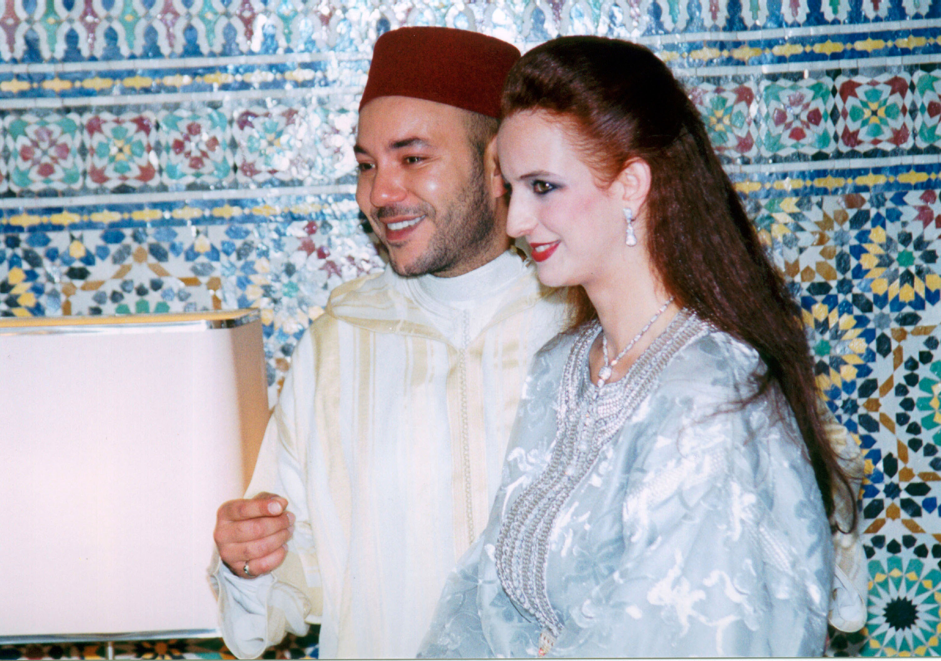 Крал Мохамед VI, крал на Мароко, и съпругата му принцеса Салма Баннани