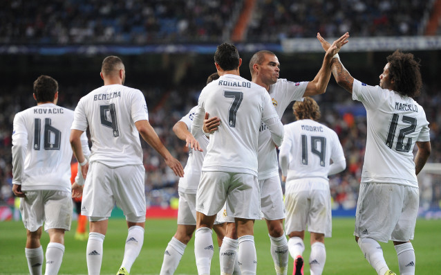 Играчите и треньорите на испанския шампион Реал (Мадрид) получиха по