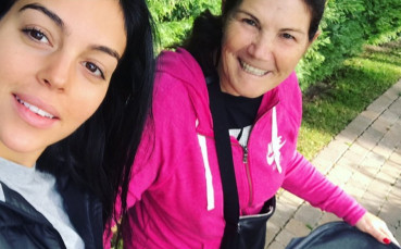 Сутрешна разходка с малката Алана Мартина