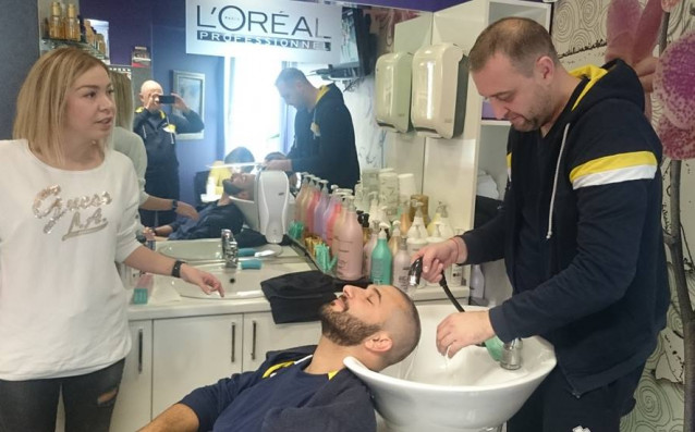 Мъжете от треньорския щаб на Марица Пловдив се подстригаха нула номер