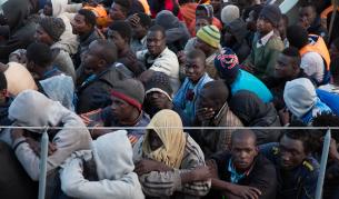 Мигранти, спасени от либийската брегова охрана при опит да пресекат Средиземно море