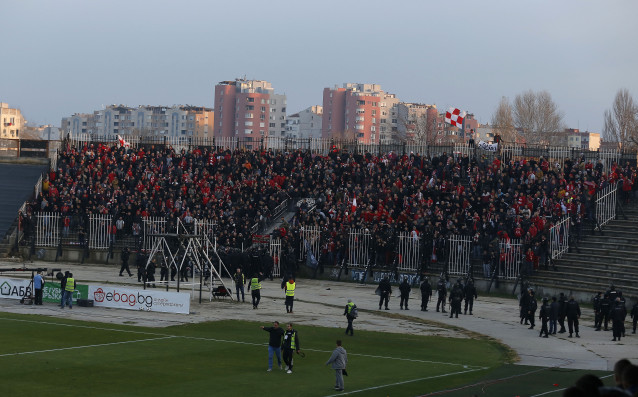 Феновете на ЦСКА са били провокирани от публиката на Локомотив