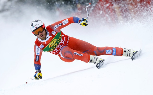 Олимпийският шампион Киетил Янсруд Норвегия спечели първия супергигантски слалом за