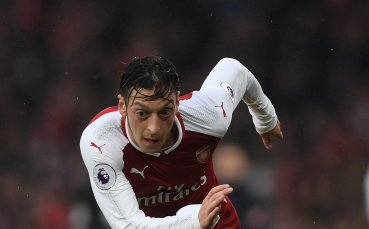 Венгер се надява контузията на Йозил да не е сериозна