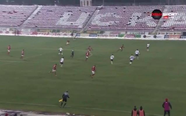 ЦСКА води с 1 0 на Септември след първото полувреме