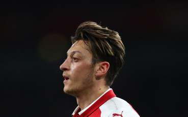 Йозил: Все още поддържам контакти със Зидан