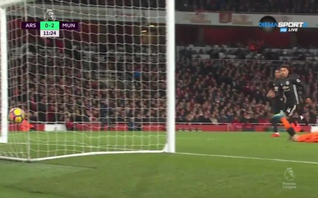 На полувремето Арсенал Манчестър Юнайтед 0 2 Червените дяволи разнищиха