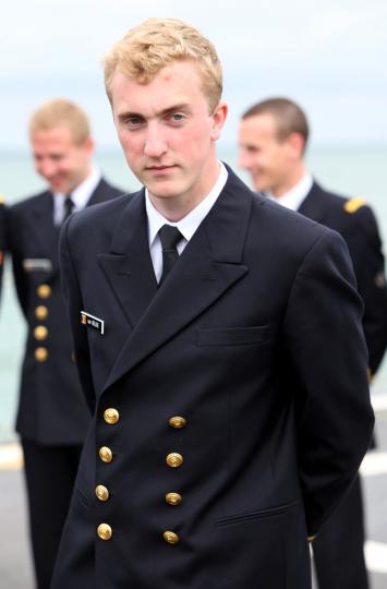 <p>Принц Йоахим от Белгия - 25-годишният принц Йоахим от Белгия е деветият кандидат за белгийския престол. Учил е в Англия и Италия,&nbsp;завършил е международна икономика, мениджмънт и финанси.&nbsp;Сега е офицер в белгийския флот.</p>