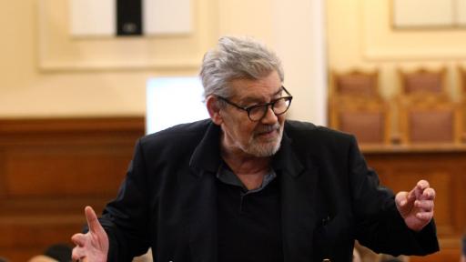  <p>Корнелия Нинова <strong>се разплака за Ламбо</strong>, Бойко Борисов: "Без сълзи"</p> 