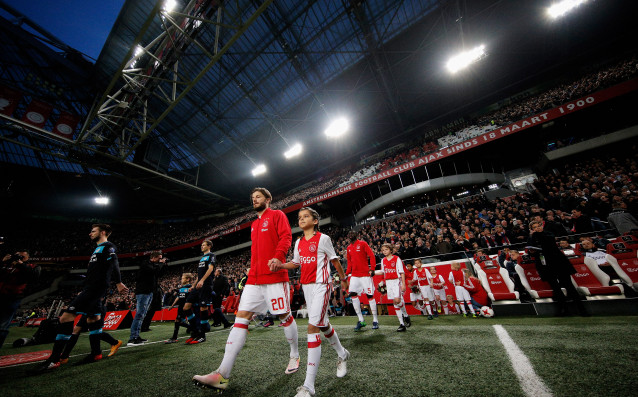 Две доста здрави дербите се очертават в неделния следобед в