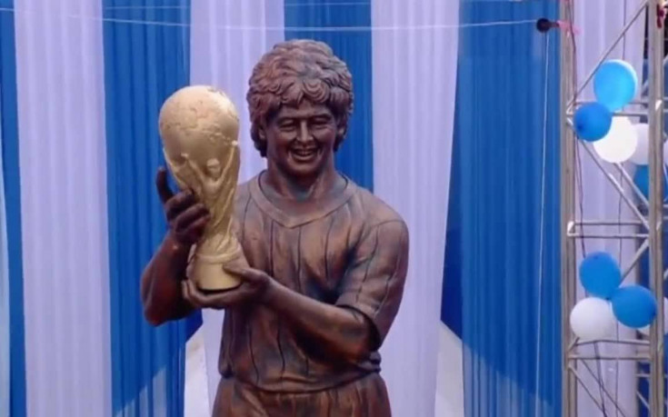 Мислехте, че статуята на Роналдо е лоша? Вижте тази на Марадона...