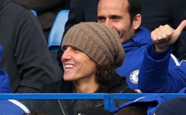 Челси продава Давид Луис при добра оферта