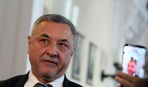 Валери Симеонов е против оставката на зам.-социалния министър