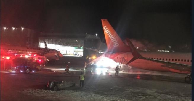 Два самолета се сблъскаха в петък на най голямото канадско летище