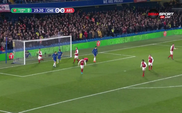 Първата опасност в двубоя бе в 22 ата минута когато