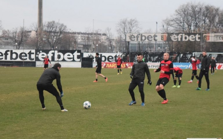 Локо Пловдив излиза срещу азери в първа контрола