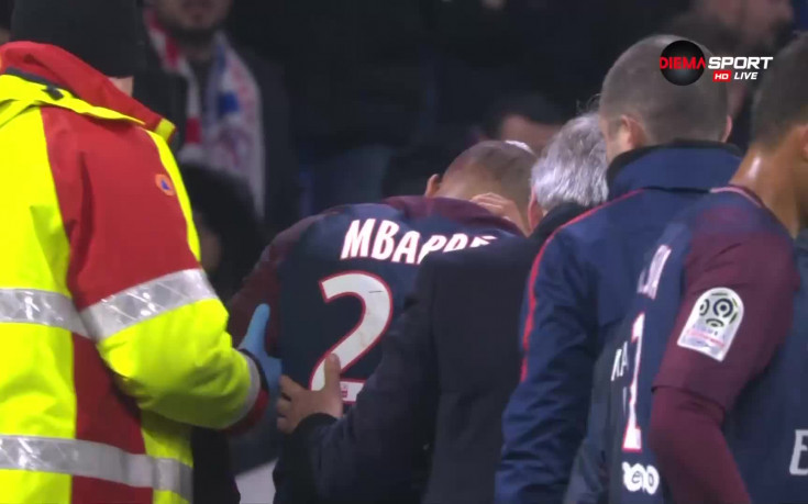 Носилка за Мбапе, но дузпа за ПСЖ няма