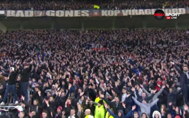 Рекордната за футболен мач на Групама Стейдиъм публика от над