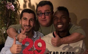 Мхитарян посрещна рождения си ден в интересна компания