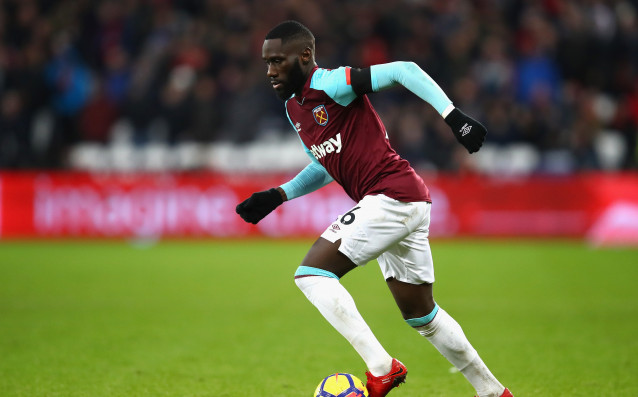 Защитникът на Уест Хем Юнайтед Артур Масуаку може да бъде наказан за шест