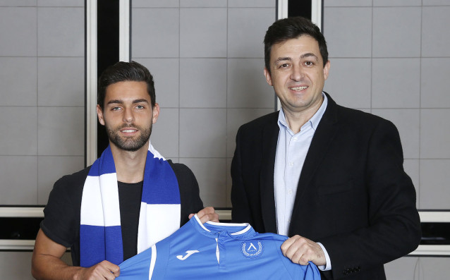 Португалският халф Филипе Нашименто подписа договор с Левски за две