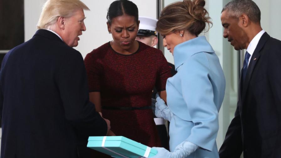 След една година: Мишел Обама разкри какво е имало в синята кутия
