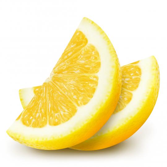 <p>Сокът на този кисел цитрус може да отстрани и&nbsp;<strong>по-безобидни петна от вашите дрехи</strong>. Действията са както следва: поръсвате няколко лимонови капки върху петното, потърквате с гъба или памук и измивате (ако петното не излезе, тичайте към пералнята).</p>