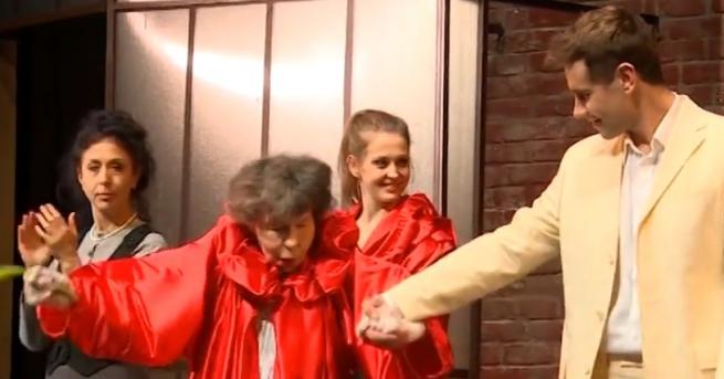 Стоянка Мутафова посрещна рождения си ден на сцената на Сатиричния