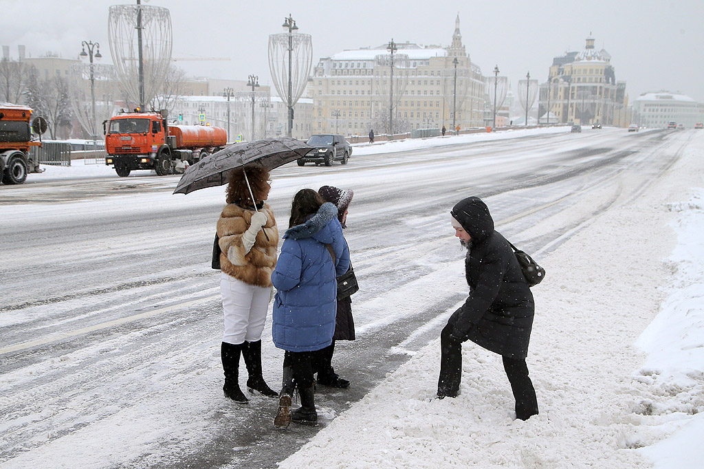 Снежна Москва