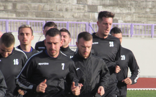 Етър привлече официално германския вратар Денис Григич Футболистът изкара цялата