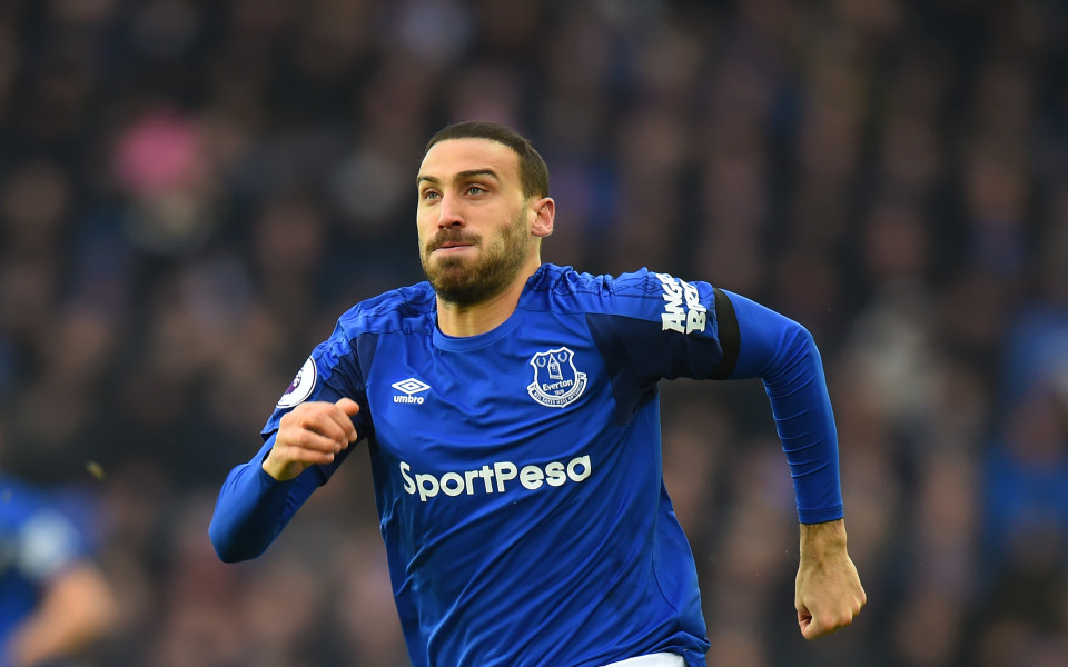 Нападателят на Евертън Дженк Тосун е пристигнал в Лондон, където