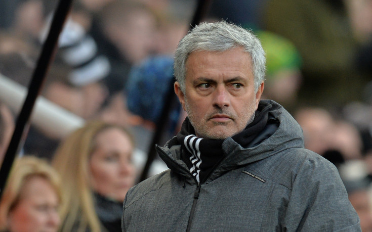 Моуриньо бесен, че ръководството не си върши работата