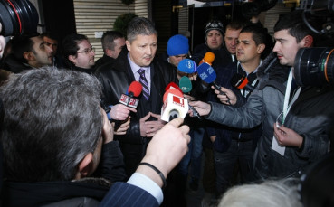 Василев: Обмисляме Любо Пенев да напусне Конгреса!