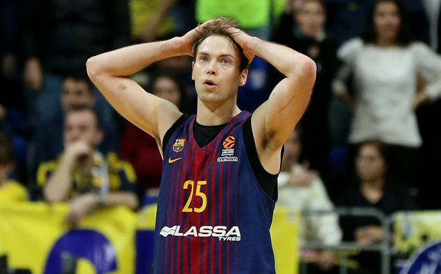 Треньорът на баскетболния Барселона Светислав Пешич бе контузен от играч