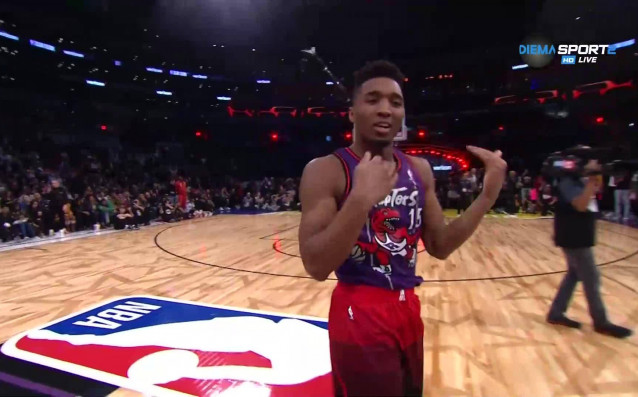 191 сантиметровият Донован Мичъл спечели Конкурса по забивки по време