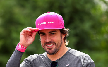 Алонсо към песимистите: Не съм побелял, ще се справя с Ф1 и WEC