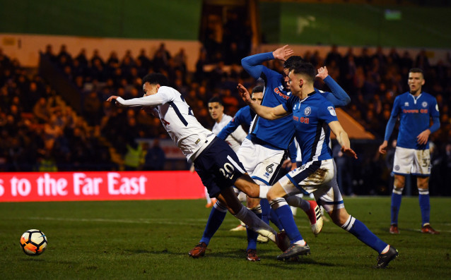 Легендарният голаджия на Арсенал Иън Райт се застъпи много сериозно