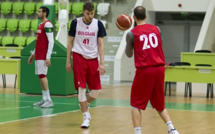 Барселона привика Везенков по спешност за мач в Евролигата