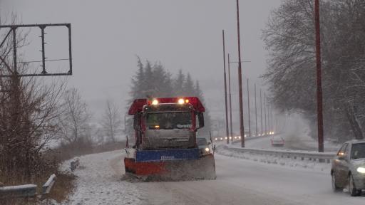  <p>Сняг и рисково време удрят България</p> 